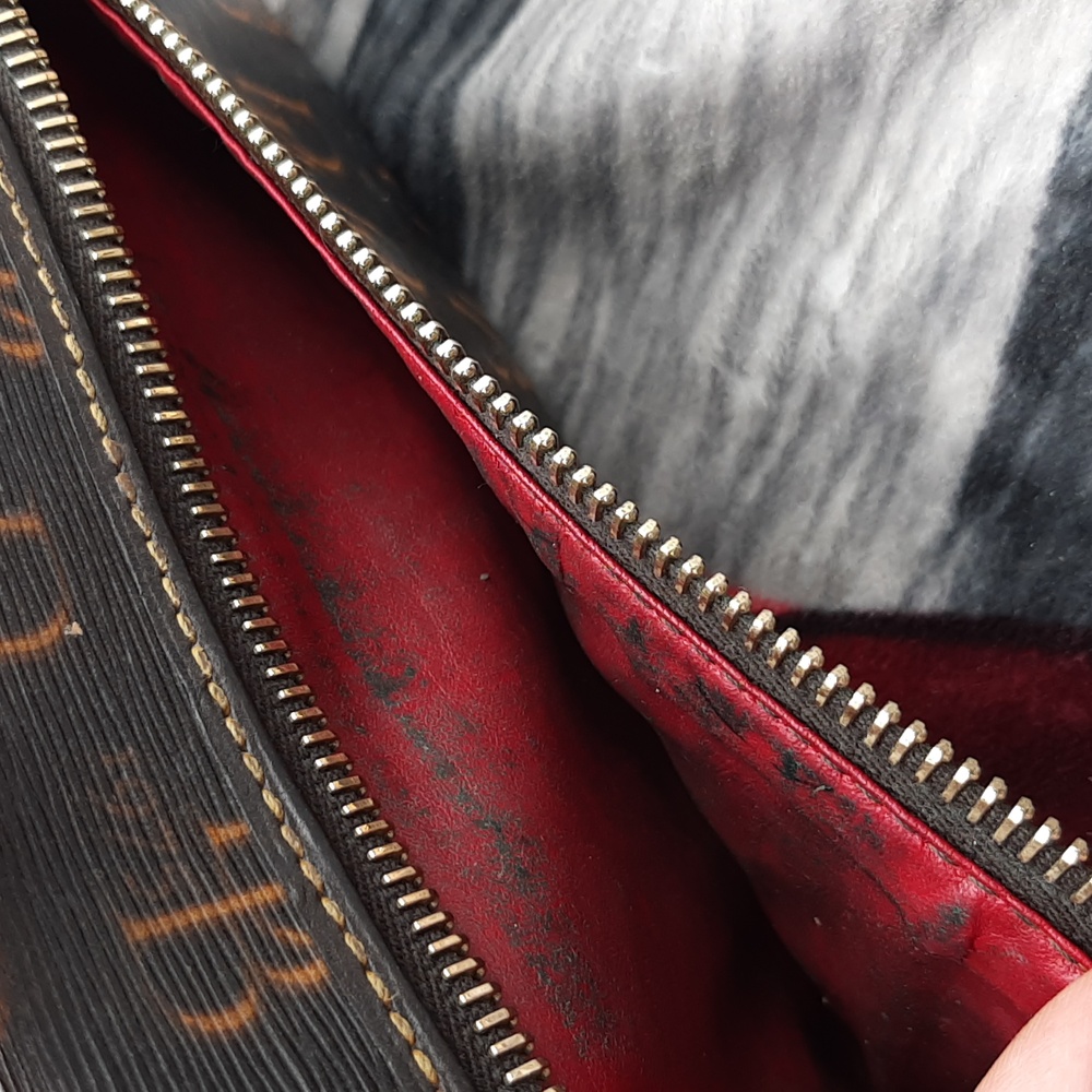 Dooney & Bourke Continental Clutch - Picture 5 of 8